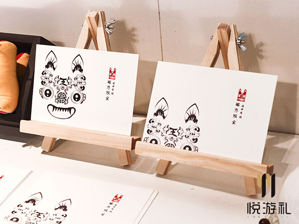 基于旅游纪念品及相关文创产品的设计策略