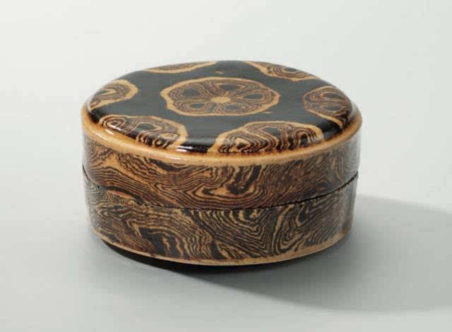 探究唐团花纹在现代文创产品设计中的传承、创新与应用