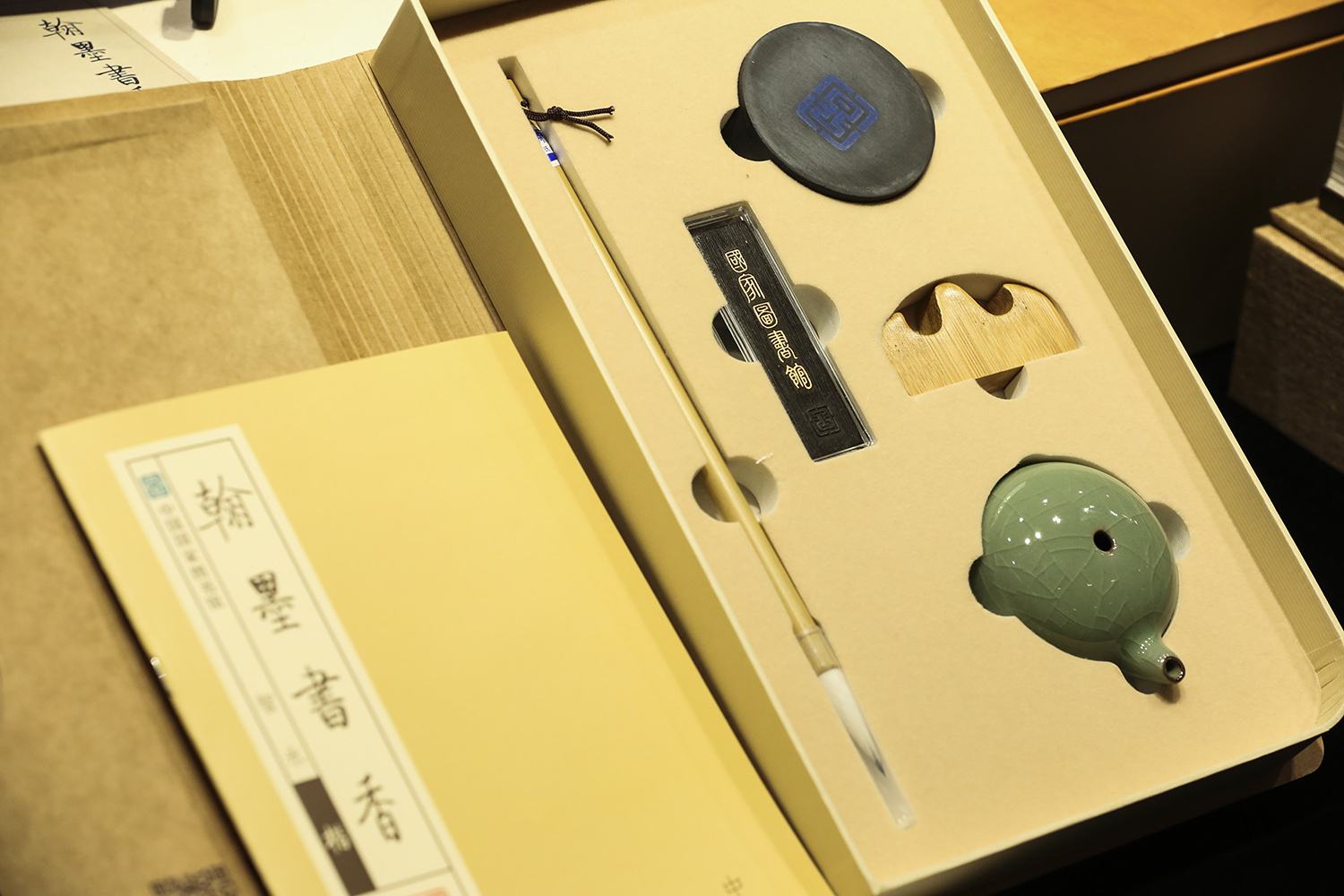 文创产品发掘地方特色与历史人文价值的创意符号